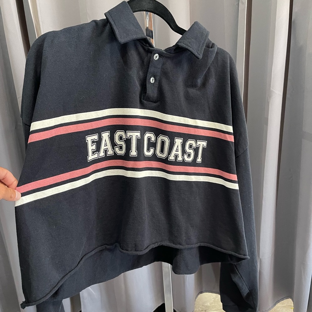 Black Fashion Nova East Coast Crop pull - over - Picture 2 of 7